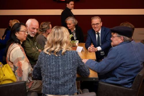 Pauze en kennismaking met de minister