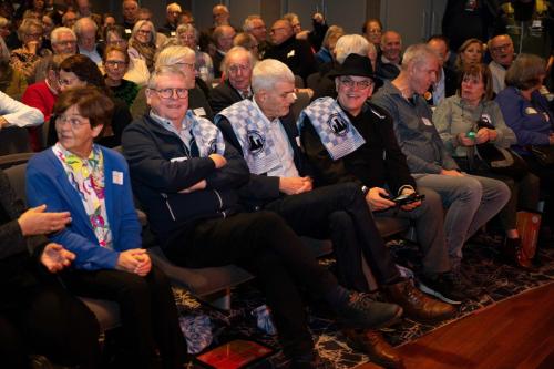 Plaatsnemen in de zaal en intro